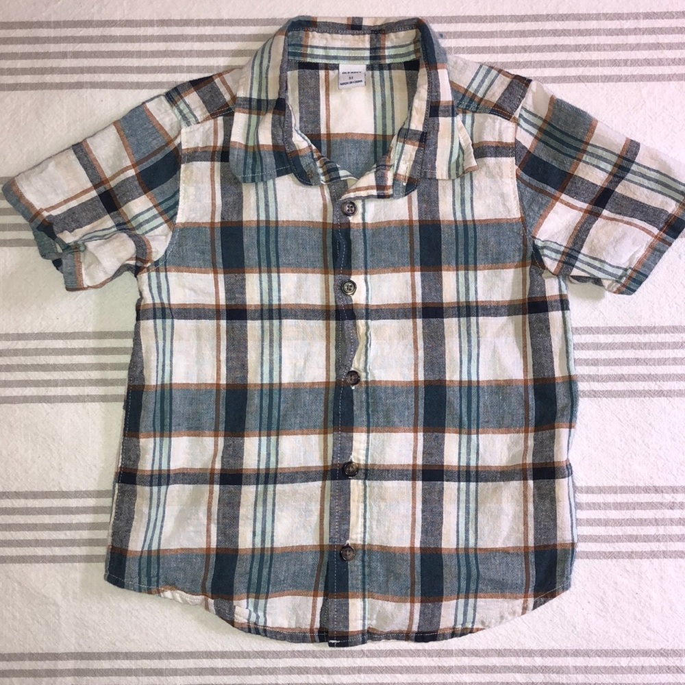 Lightweight toddler boy button down shirt